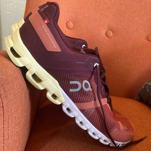 On Men’s CloudFlow V2 Elite Running Shoe - US Men’s Size 10